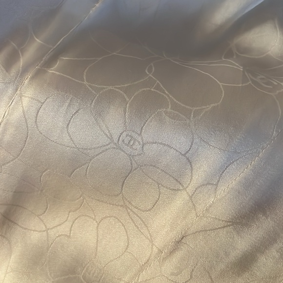 CHANEL cream Coral Jacket with Silk blouse like trim Shirt CC Cufflinks Size 44 - Picture 7 of 14